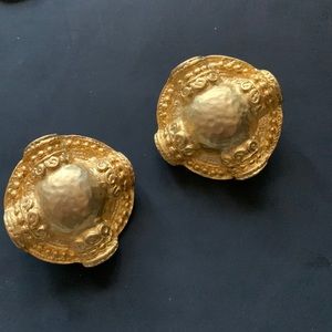 Vintage 80’s gold brushed clip-on circular earrings